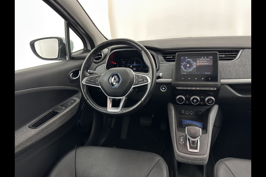 Renault ZOE R110 Life 52 kWh (Owned-Battery) [ 3-Fase-22kW ] {SOH-86%} Aut. *HEATPUMP | FULL-LED | LEATHER-FABRIC | DIGI-COCKPIT | CAMERA | NAVI-FULLMAP | DAB+ | KEYLESS | HEATED-COMFORTSEATS | LANE-ASSIST | 16''ALU*