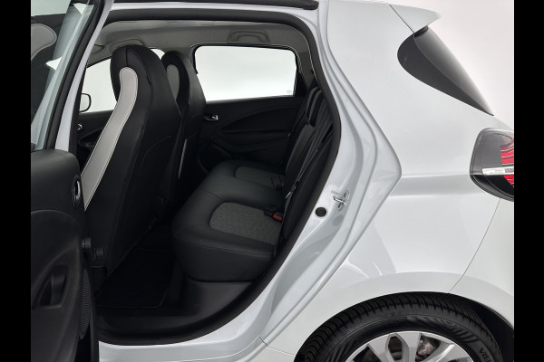 Renault ZOE R110 Life 52 kWh (Owned-Battery) [ 3-Fase-22kW ] {SOH-86%} Aut. *HEATPUMP | FULL-LED | LEATHER-FABRIC | DIGI-COCKPIT | CAMERA | NAVI-FULLMAP | DAB+ | KEYLESS | HEATED-COMFORTSEATS | LANE-ASSIST | 16''ALU*