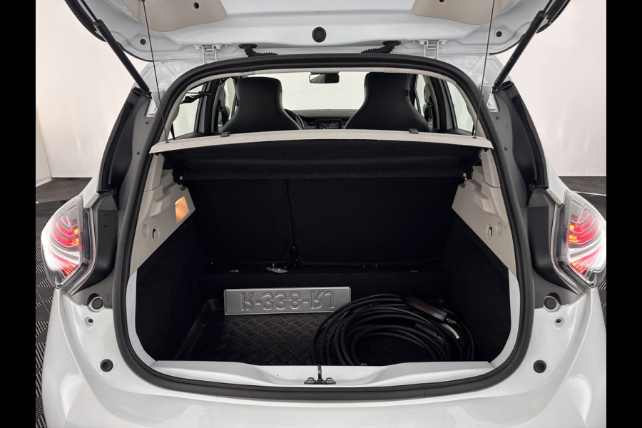 Renault ZOE R110 Life 52 kWh (Owned-Battery) [ 3-Fase-22kW ] {SOH-86%} Aut. *HEATPUMP | FULL-LED | LEATHER-FABRIC | DIGI-COCKPIT | CAMERA | NAVI-FULLMAP | DAB+ | KEYLESS | HEATED-COMFORTSEATS | LANE-ASSIST | 16''ALU*