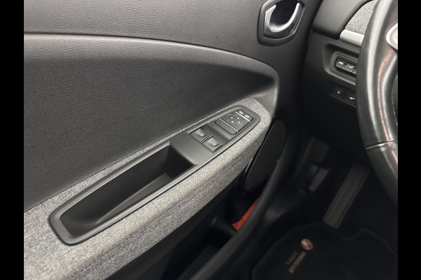 Renault ZOE R110 Life 52 kWh (Owned-Battery) [ 3-Fase-22kW ] {SOH-86%} Aut. *HEATPUMP | FULL-LED | LEATHER-FABRIC | DIGI-COCKPIT | CAMERA | NAVI-FULLMAP | DAB+ | KEYLESS | HEATED-COMFORTSEATS | LANE-ASSIST | 16''ALU*