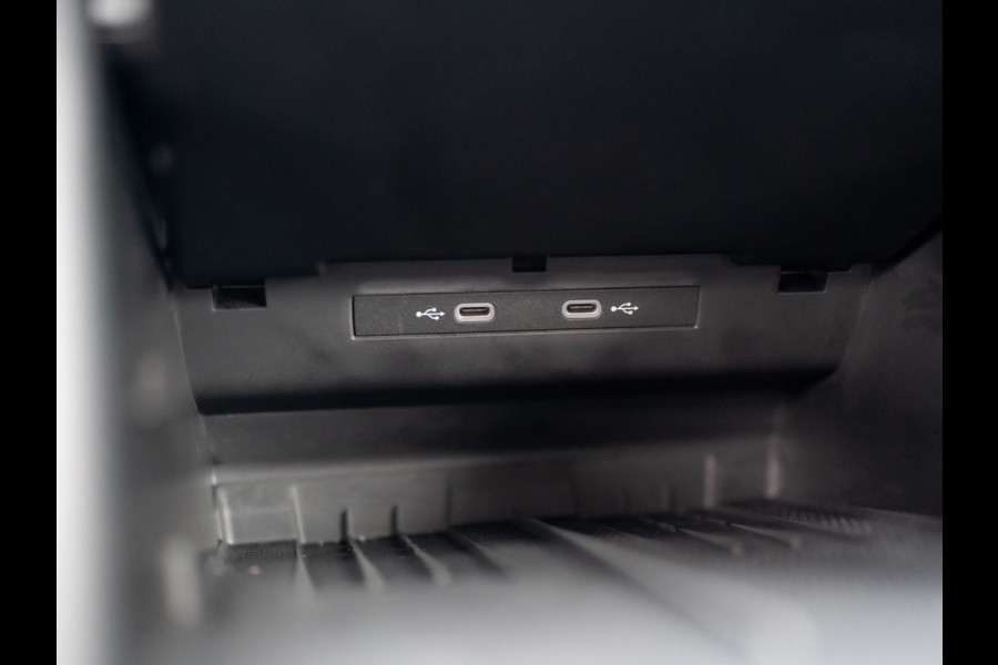 Volkswagen Tiguan 1.5 eTSI Life Edition | Trekhaak wegkl. | Side Assist | Camera | Stuur & Stoel verw. | Prijs Rijklaar!!