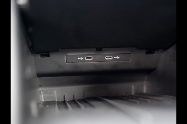 Volkswagen Tiguan 1.5 eTSI Life Edition | Trekhaak wegkl. | Side Assist | Camera | Stuur & Stoel verw. | Prijs Rijklaar!!