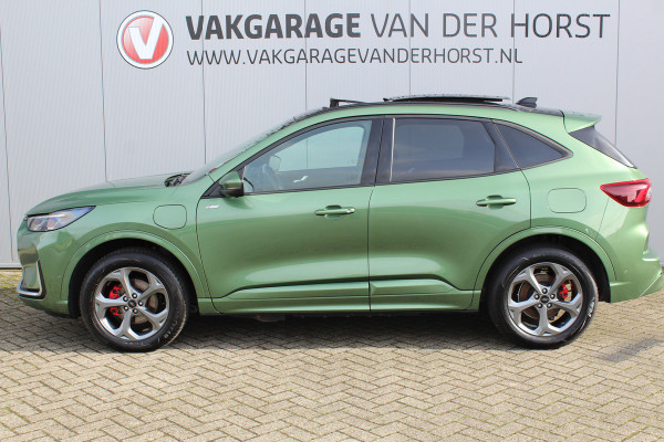 Ford Kuga 2.5-243pk PHEV ST-Line X. Trekgewicht 2.100kg. Nieuw Model ! Van €. 54.937,- voor €. 43.735,- Trekgewicht van 2.100kg ! Elektr. panodak., elektr. trekhaak, stoel-, stuur- en voorraamverw., 360gr. Camera, HUD, AppleCarplay/Androidauto, Elektr. verstelb. comfortstoelen, LED verl.