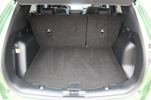 Ford Kuga 2.5-243pk PHEV ST-Line X. Trekgewicht 2.100kg. Nieuw Model ! Van €. 54.937,- voor €. 43.735,- Trekgewicht van 2.100kg ! Elektr. panodak., elektr. trekhaak, stoel-, stuur- en voorraamverw., 360gr. Camera, HUD, AppleCarplay/Androidauto, Elektr. verstelb. comfortstoelen, LED verl.