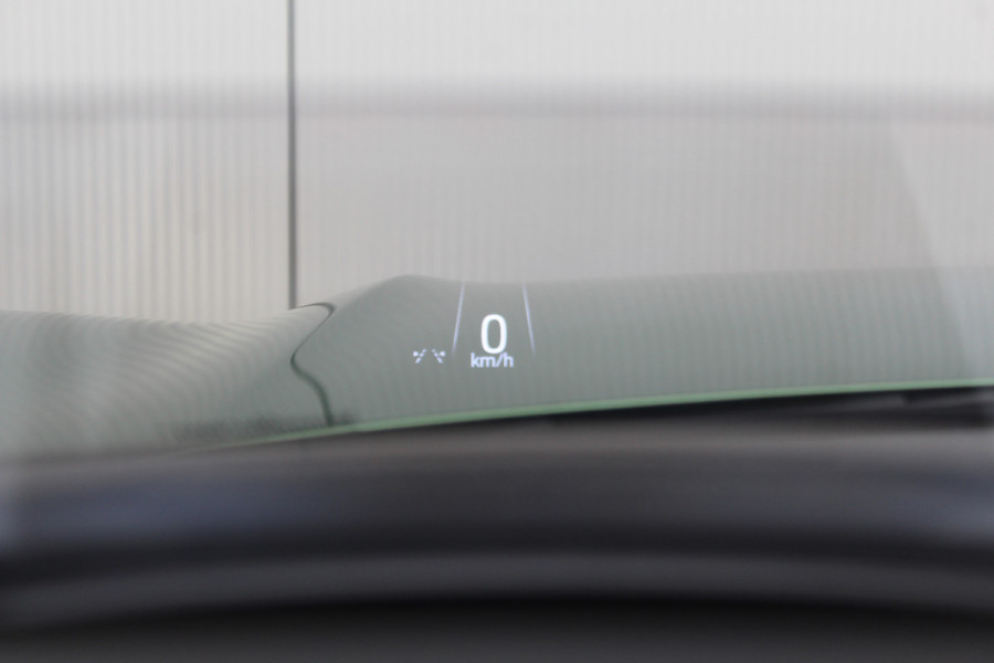 Ford Kuga 2.5-243pk PHEV ST-Line X. Trekgewicht 2.100kg. Nieuw Model ! Van €. 54.937,- voor €. 43.735,- Trekgewicht van 2.100kg ! Elektr. panodak., elektr. trekhaak, stoel-, stuur- en voorraamverw., 360gr. Camera, HUD, AppleCarplay/Androidauto, Elektr. verstelb. comfortstoelen, LED verl.