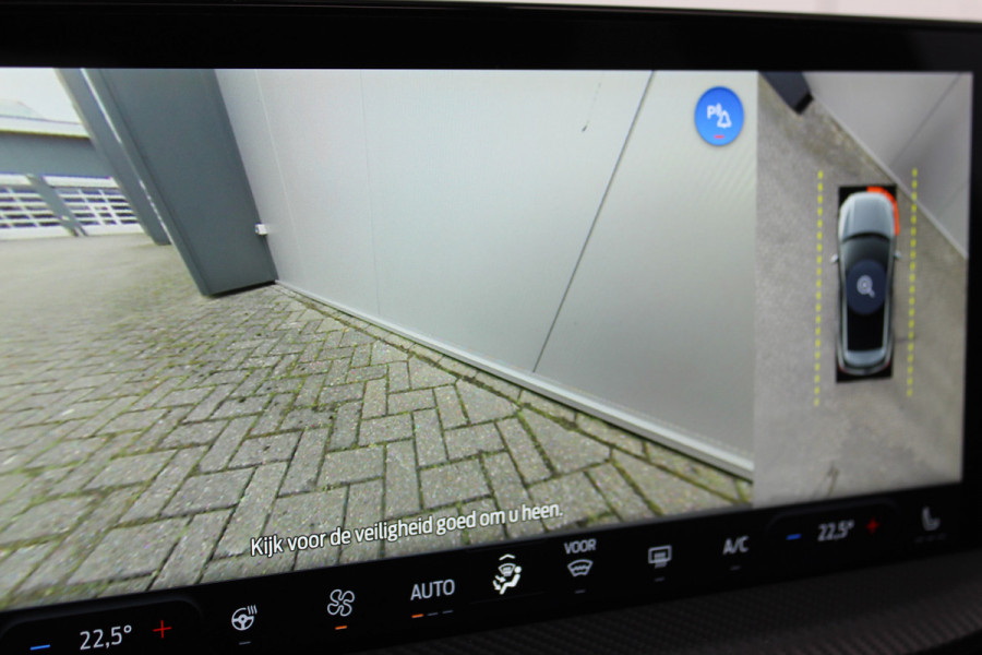 Ford Kuga 2.5-243pk PHEV ST-Line X. Trekgewicht 2.100kg. Nieuw Model ! Van €. 54.937,- voor €. 43.735,- Trekgewicht van 2.100kg ! Elektr. panodak., elektr. trekhaak, stoel-, stuur- en voorraamverw., 360gr. Camera, HUD, AppleCarplay/Androidauto, Elektr. verstelb. comfortstoelen, LED verl.