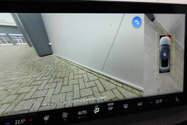 Ford Kuga 2.5-243pk PHEV ST-Line X. Trekgewicht 2.100kg. Nieuw Model ! Van €. 54.937,- voor €. 43.735,- Trekgewicht van 2.100kg ! Elektr. panodak., elektr. trekhaak, stoel-, stuur- en voorraamverw., 360gr. Camera, HUD, AppleCarplay/Androidauto, Elektr. verstelb. comfortstoelen, LED verl.