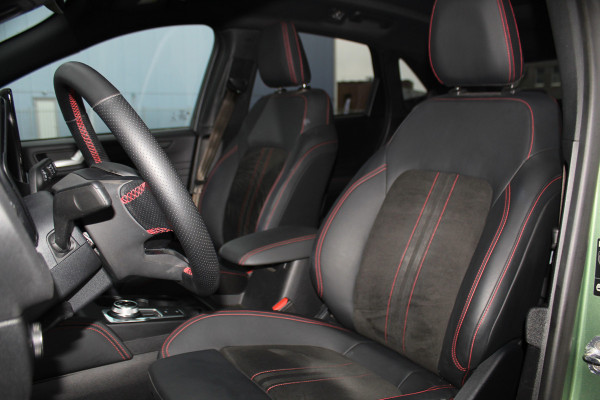 Ford Kuga 2.5-243pk PHEV ST-Line X. Trekgewicht 2.100kg. Nieuw Model ! Van €. 54.937,- voor €. 43.735,- Trekgewicht van 2.100kg ! Elektr. panodak., elektr. trekhaak, stoel-, stuur- en voorraamverw., 360gr. Camera, HUD, AppleCarplay/Androidauto, Elektr. verstelb. comfortstoelen, LED verl.