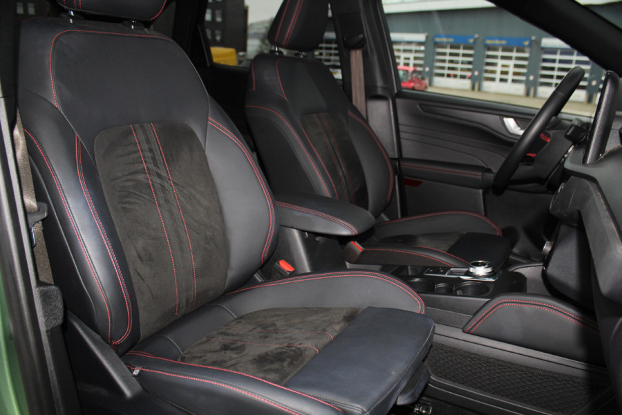 Ford Kuga 2.5-243pk PHEV ST-Line X. Trekgewicht 2.100kg. Nieuw Model ! Van €. 54.937,- voor €. 43.735,- Trekgewicht van 2.100kg ! Elektr. panodak., elektr. trekhaak, stoel-, stuur- en voorraamverw., 360gr. Camera, HUD, AppleCarplay/Androidauto, Elektr. verstelb. comfortstoelen, LED verl.