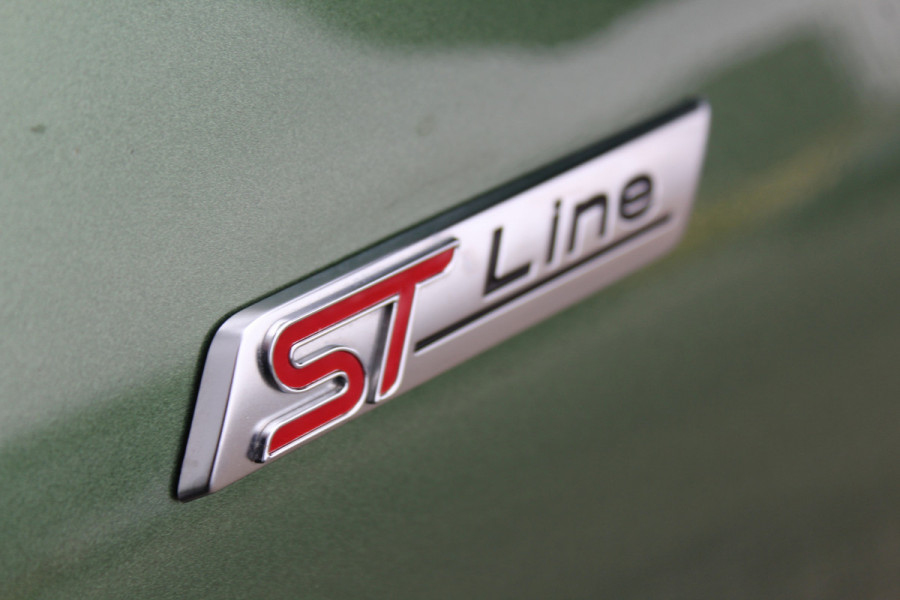 Ford Kuga 2.5-243pk PHEV ST-Line X. Trekgewicht 2.100kg. Nieuw Model ! Van €. 54.937,- voor €. 43.735,- Trekgewicht van 2.100kg ! Elektr. panodak., elektr. trekhaak, stoel-, stuur- en voorraamverw., 360gr. Camera, HUD, AppleCarplay/Androidauto, Elektr. verstelb. comfortstoelen, LED verl.