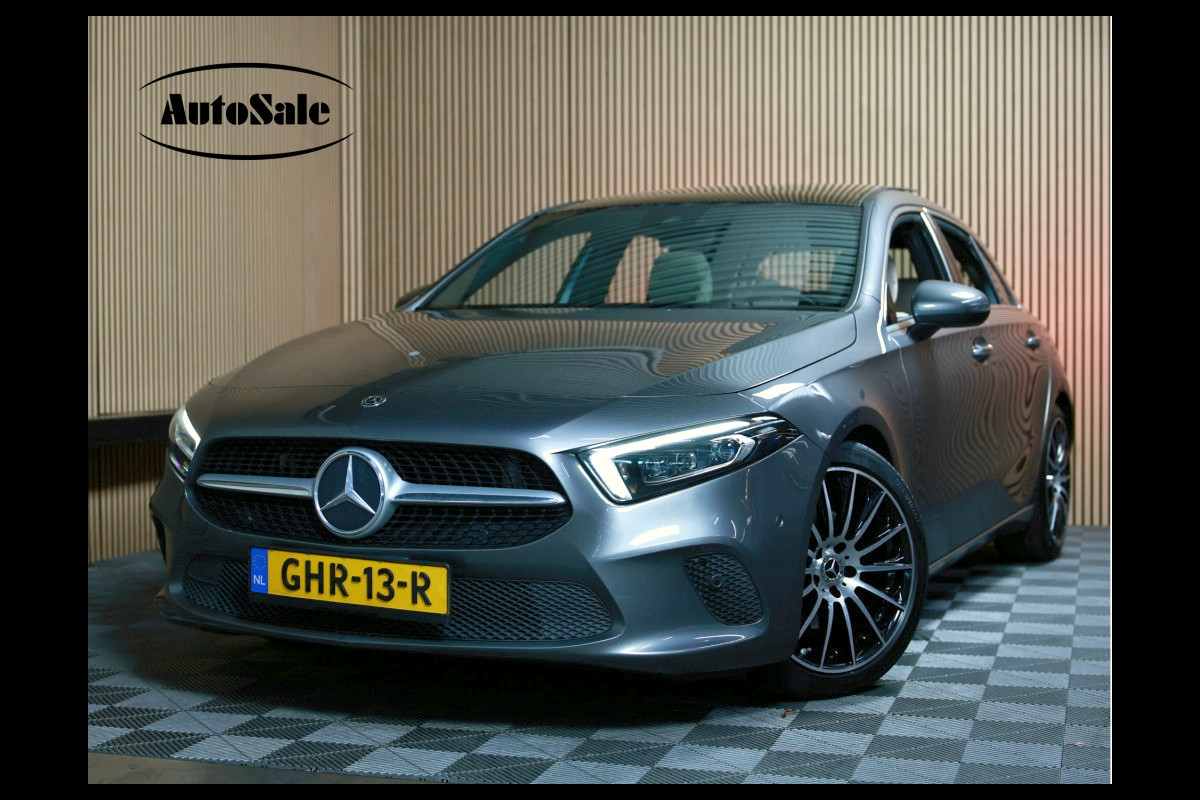 Mercedes-Benz A-Klasse 200 Business Solution AMG PANO MEMORY LANE PDC '18