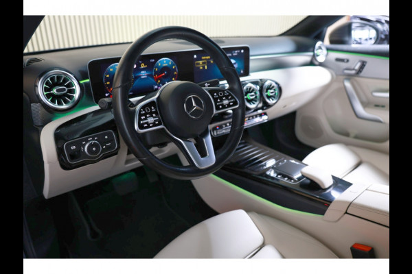 Mercedes-Benz A-Klasse 200 Business Solution AMG PANO MEMORY LANE PDC '18