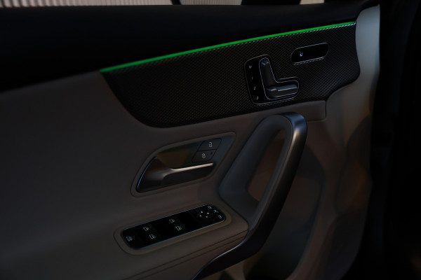 Mercedes-Benz A-Klasse 200 Business Solution AMG PANO MEMORY LANE PDC '18