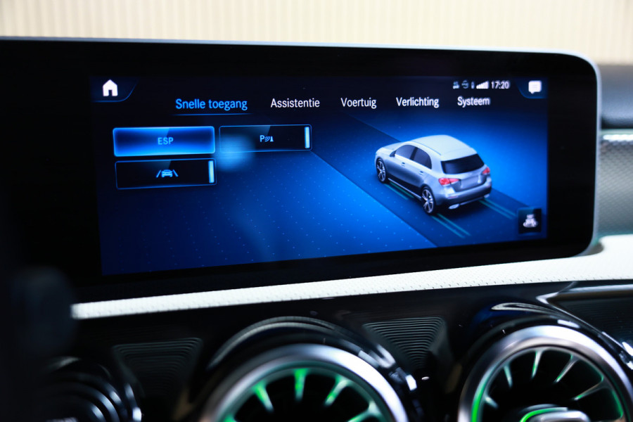 Mercedes-Benz A-Klasse 200 Business Solution AMG PANO MEMORY LANE PDC '18