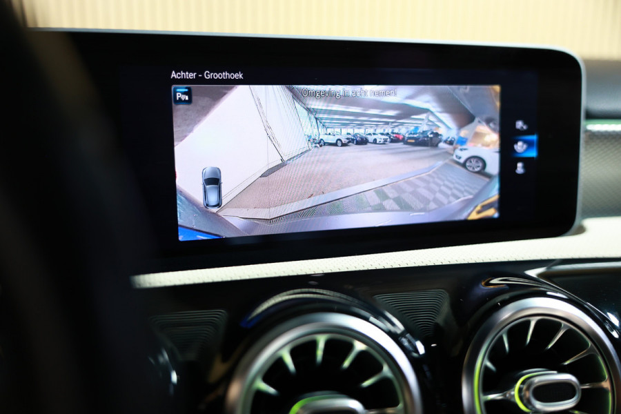 Mercedes-Benz A-Klasse 200 Business Solution AMG PANO MEMORY LANE PDC '18