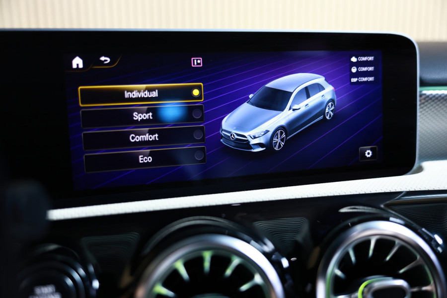 Mercedes-Benz A-Klasse 200 Business Solution AMG PANO MEMORY LANE PDC '18