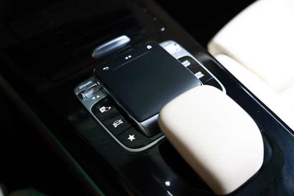 Mercedes-Benz A-Klasse 200 Business Solution AMG PANO MEMORY LANE PDC '18