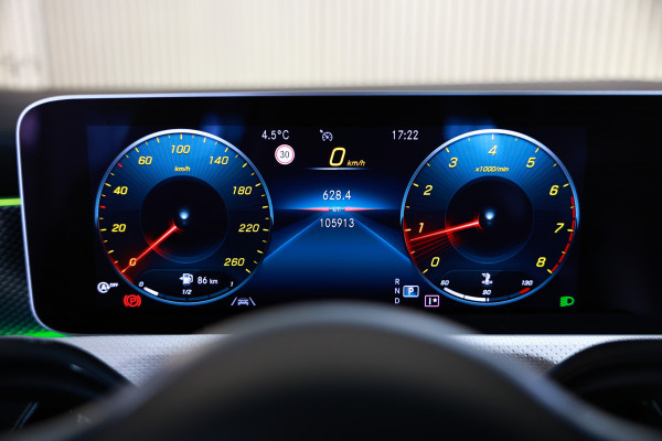 Mercedes-Benz A-Klasse 200 Business Solution AMG PANO MEMORY LANE PDC '18