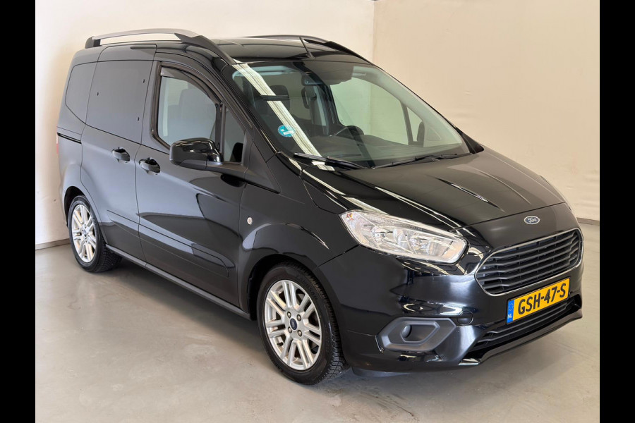 Ford Tourneo Courier 1.0 Titanium / Navi / Camera / Clima