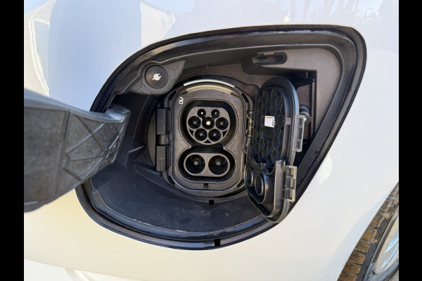 Mercedes-Benz eVito 112 66kWh 280km WLTP 94.7% (SOH) Snelladen LED L2H1 Climate Control Cruise Control Carplay Camera Stoelverwarming