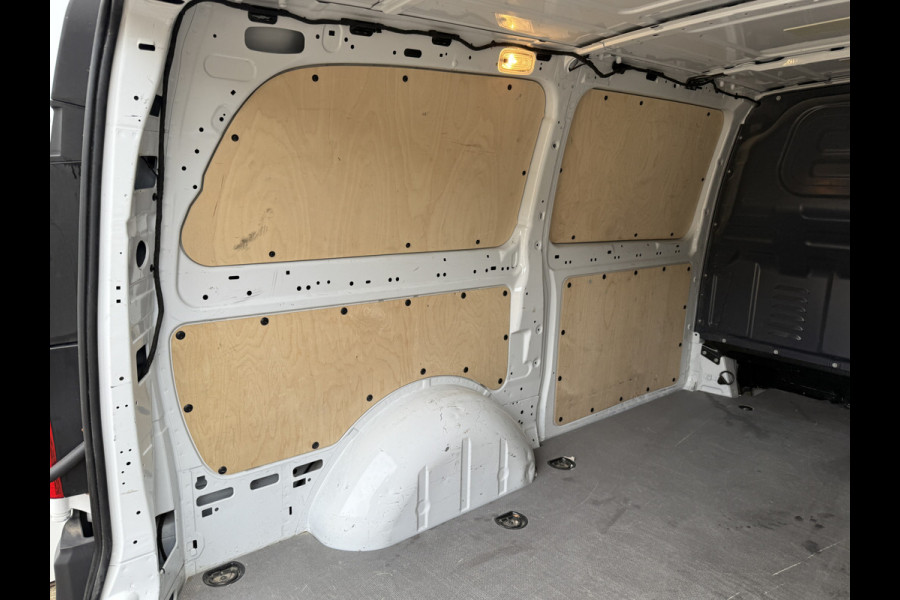 Mercedes-Benz Vito 116 1.9 CDI Automaat L2H1 LED Airco Carplay Climate Control Parkeersensoren voor achter