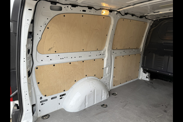 Mercedes-Benz Vito 116 1.9 CDI Automaat L2H1 LED Airco Carplay Climate Control Parkeersensoren voor achter