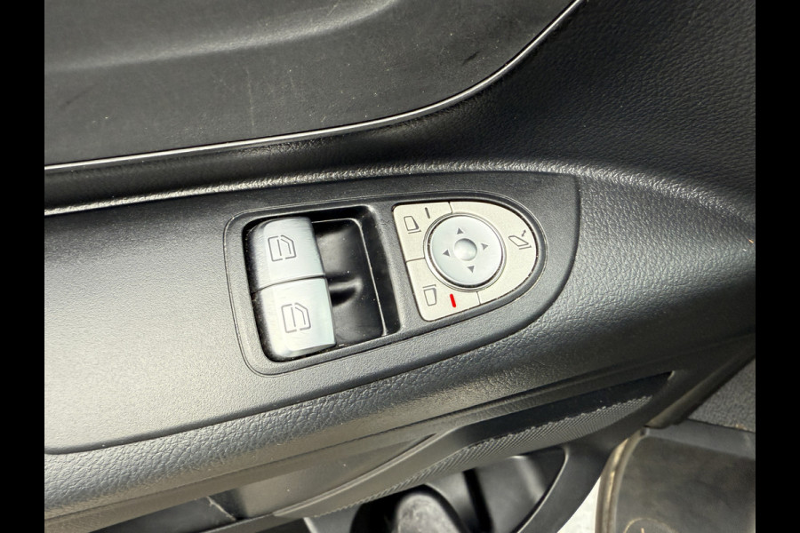 Mercedes-Benz Vito 116 1.9 CDI Automaat L2H1 LED Airco Carplay Climate Control Parkeersensoren voor achter
