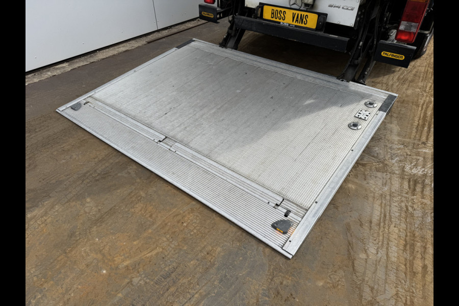 Mercedes-Benz Sprinter 514 2.2 CDI Automaat Laadklep Climate Control Camera Carplay Bakwagen Meubelbak