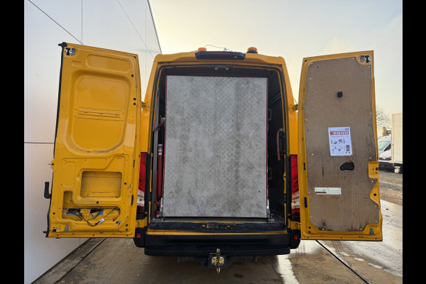 Iveco Daily 35S16 2.3 Automaat L2H2 Oprijplaat Trekhaak Climate Control Cruise Control Lucht Geveerde Stoel