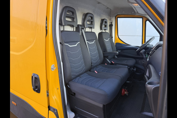 Iveco Daily 35S16 2.3 Automaat L2H2 Oprijplaat Trekhaak Climate Control Cruise Control Lucht Geveerde Stoel