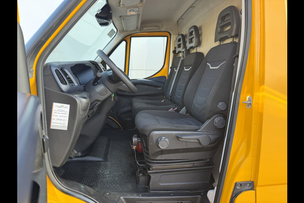 Iveco Daily 35S16 2.3 Automaat L2H2 Oprijplaat Trekhaak Climate Control Cruise Control Lucht Geveerde Stoel