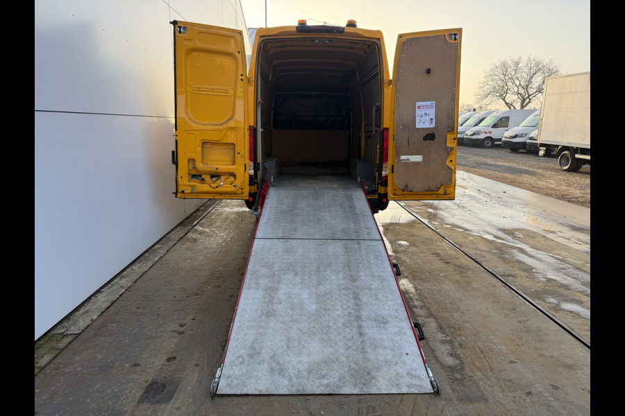 Iveco Daily 35S16 2.3 Automaat L2H2 Oprijplaat Trekhaak Climate Control Cruise Control Lucht Geveerde Stoel