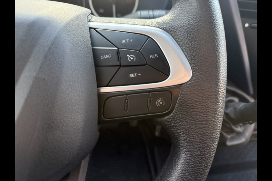 Iveco Daily 35S16 2.3 Automaat L2H2 Oprijplaat Trekhaak Climate Control Cruise Control Lucht Geveerde Stoel