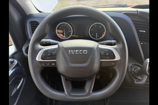Iveco Daily 35S16 2.3 Automaat L2H2 Oprijplaat Trekhaak Climate Control Cruise Control Lucht Geveerde Stoel