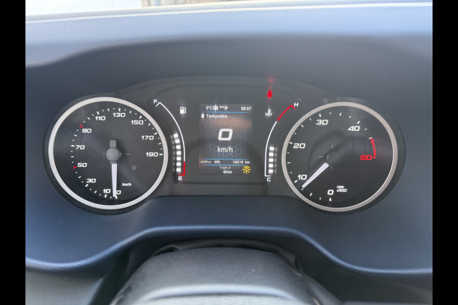 Iveco Daily 35S16 2.3 Automaat L2H2 Oprijplaat Trekhaak Climate Control Cruise Control Lucht Geveerde Stoel