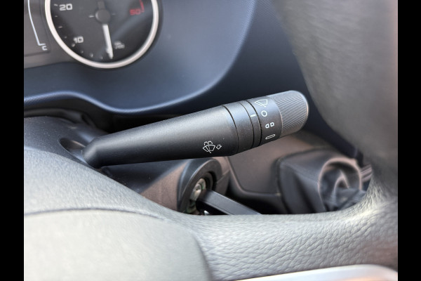 Iveco Daily 35S16 2.3 Automaat L2H2 Oprijplaat Trekhaak Climate Control Cruise Control Lucht Geveerde Stoel