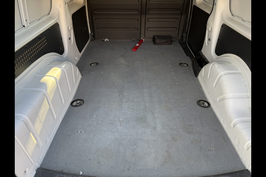 Volkswagen E-Caddy 113PK L2H1 Elektrisch Caddy ABT Maxi 37,3kWh 159km WLTP Trekhaak Airco Stoelverwarming Parkeersensoren Achter