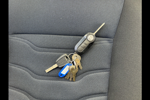 Iveco Daily 35S16 2.3 Automaat Open Laadbak Airco Adaptieve Cruise Control Standkachel 3.5t Trekhaak Navigatie Camera Pickup Pritische