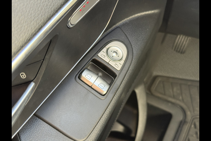Mercedes-Benz Vito 114 1.9 CDI Automaat L3H1 Climate Control Adaptieve Cruise Control Trekhaak Carplay Camera Stoelverwarming