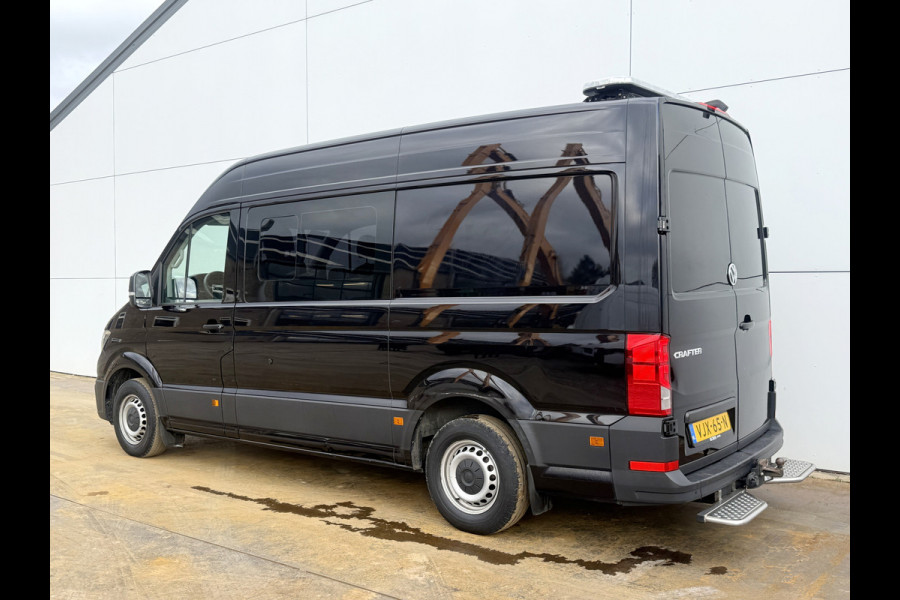 Volkswagen Crafter 2.0 TDI 140PK Automaat L3H3 Airco Cruise Control Elektrische Schuifdeur Trekhaak Camera Carplay Parkeersensoren voor achter