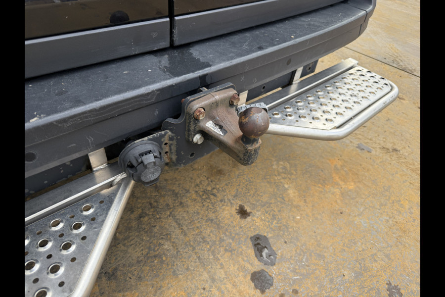 Volkswagen Crafter 2.0 TDI 140PK Automaat L3H3 Airco Cruise Control Elektrische Schuifdeur Trekhaak Camera Carplay Parkeersensoren voor achter