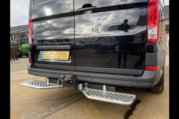 Volkswagen Crafter 2.0 TDI 140PK Automaat L3H3 Airco Cruise Control Elektrische Schuifdeur Trekhaak Camera Carplay Parkeersensoren voor achter