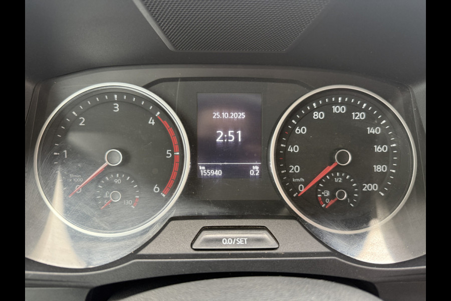 Volkswagen Crafter 2.0 TDI 140PK Automaat L3H3 Airco Cruise Control Elektrische Schuifdeur Trekhaak Camera Carplay Parkeersensoren voor achter