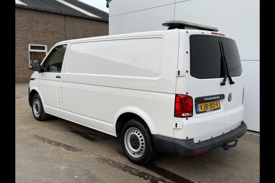 Volkswagen Transporter 2.0 TDI 150PK Automaat L2H1 Airco Cruise Control Trekhaak Carplay Navigatie 3 Stoelen Parkeersensoren