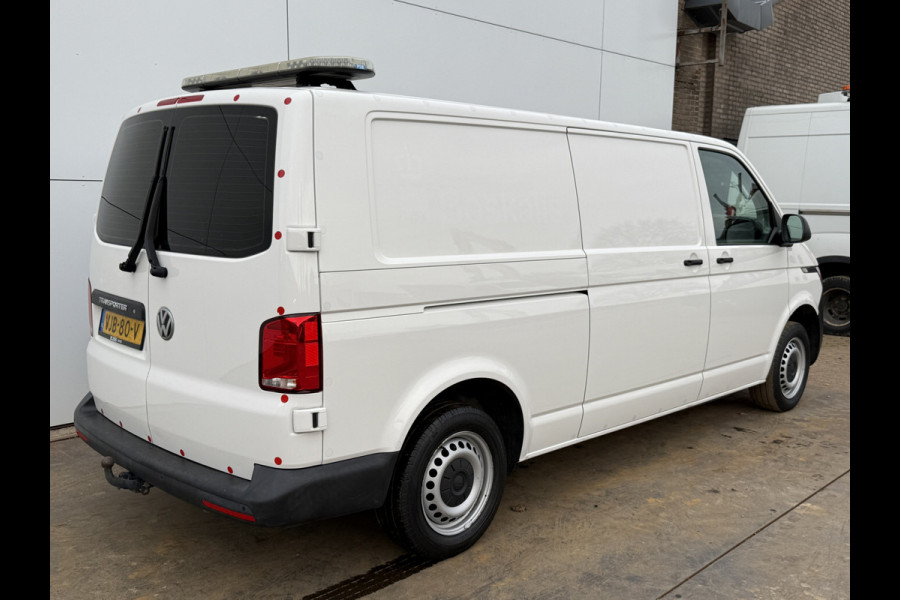 Volkswagen Transporter 2.0 TDI 150PK Automaat L2H1 Airco Cruise Control Trekhaak Carplay Navigatie 3 Stoelen Parkeersensoren