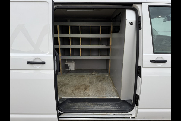Volkswagen Transporter 2.0 TDI 150PK Automaat L2H1 Airco Cruise Control Trekhaak Carplay Navigatie 3 Stoelen Parkeersensoren