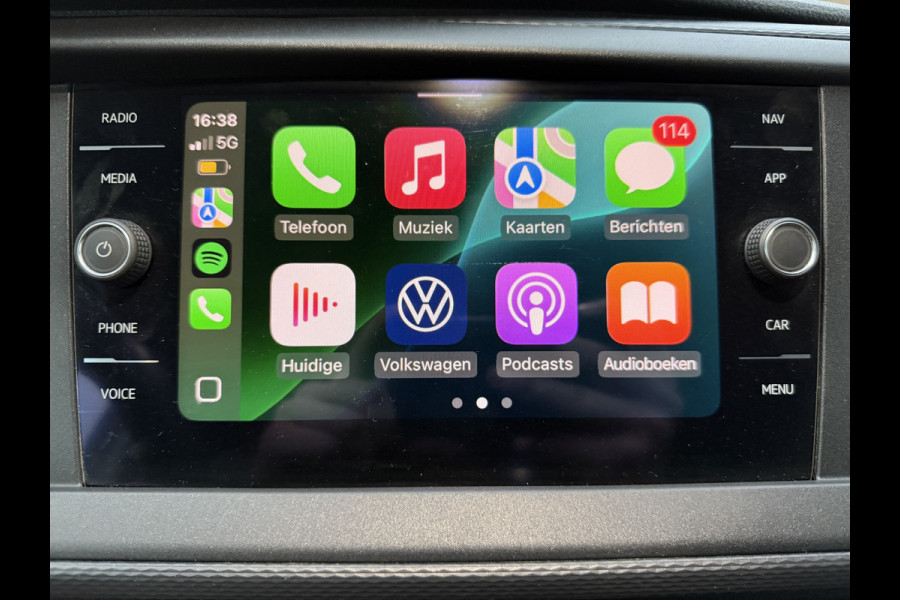 Volkswagen Transporter 2.0 TDI 150PK Automaat L2H1 Airco Cruise Control Trekhaak Carplay Navigatie 3 Stoelen Parkeersensoren