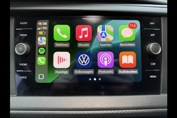 Volkswagen Transporter 2.0 TDI 150PK Automaat L2H1 Airco Cruise Control Trekhaak Carplay Navigatie 3 Stoelen Parkeersensoren