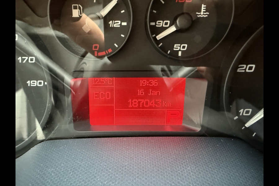 Iveco Daily 35S14 2.3 Automaat Laadklep Climate Control Standkachel Koffer Bakwagen Meubelbak