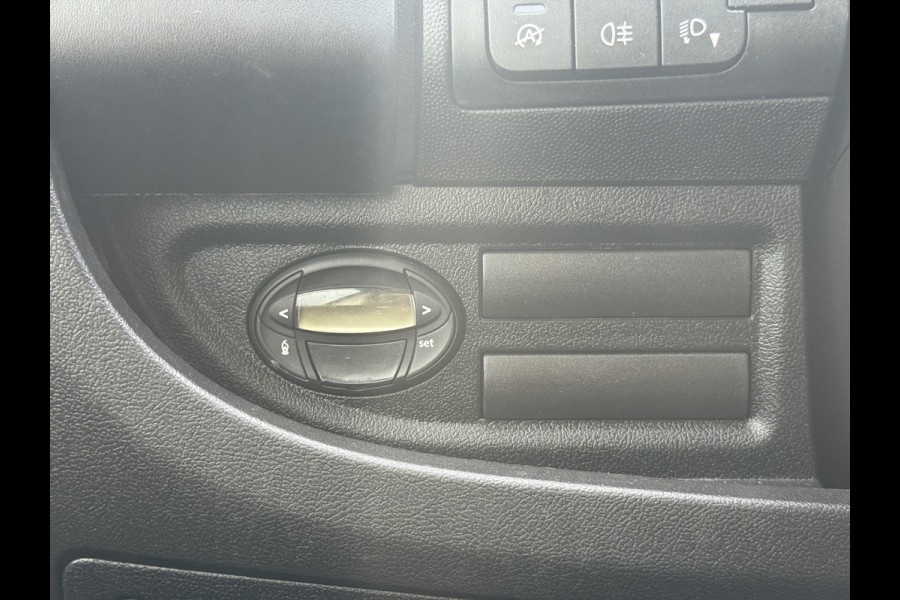 Peugeot Boxer 2.2 HDI 165PK Laadklep LED Cruise Control Climate Control Carplay Camera Standkachel Koffer Bakwagen Meubelbak